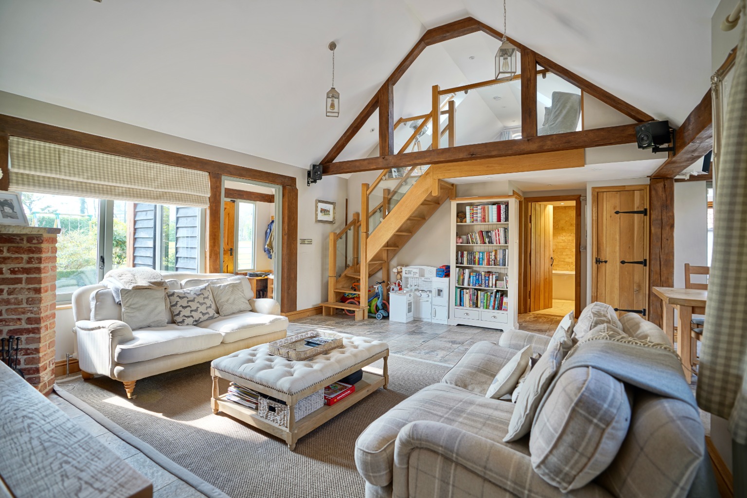 4 bed detached house for sale in Gloucester Road, Huntingdon 1