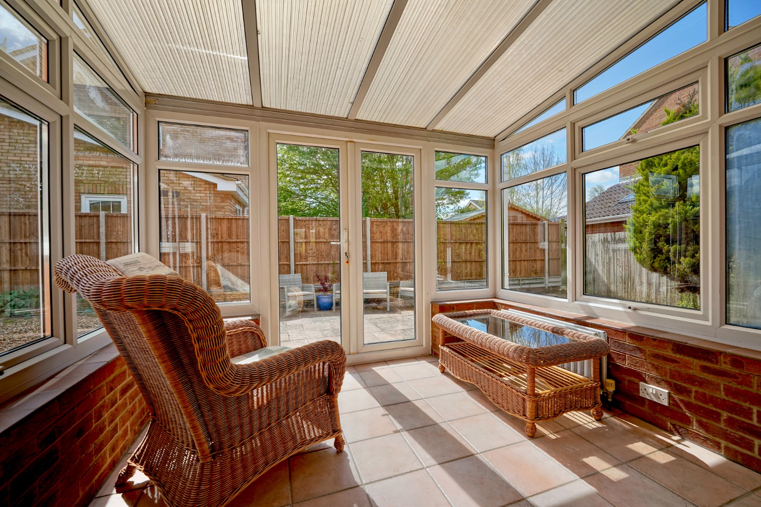 3 bed link detached house for sale in School Lane, Huntingdon 3