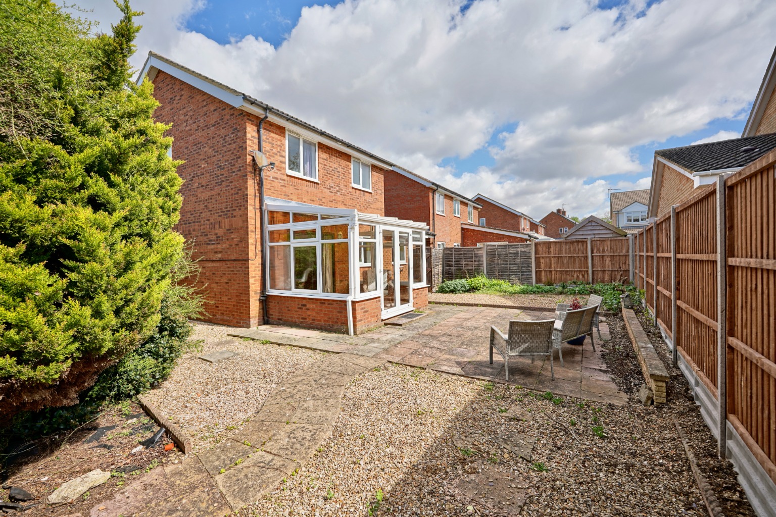 3 bed link detached house for sale in School Lane, Huntingdon 6