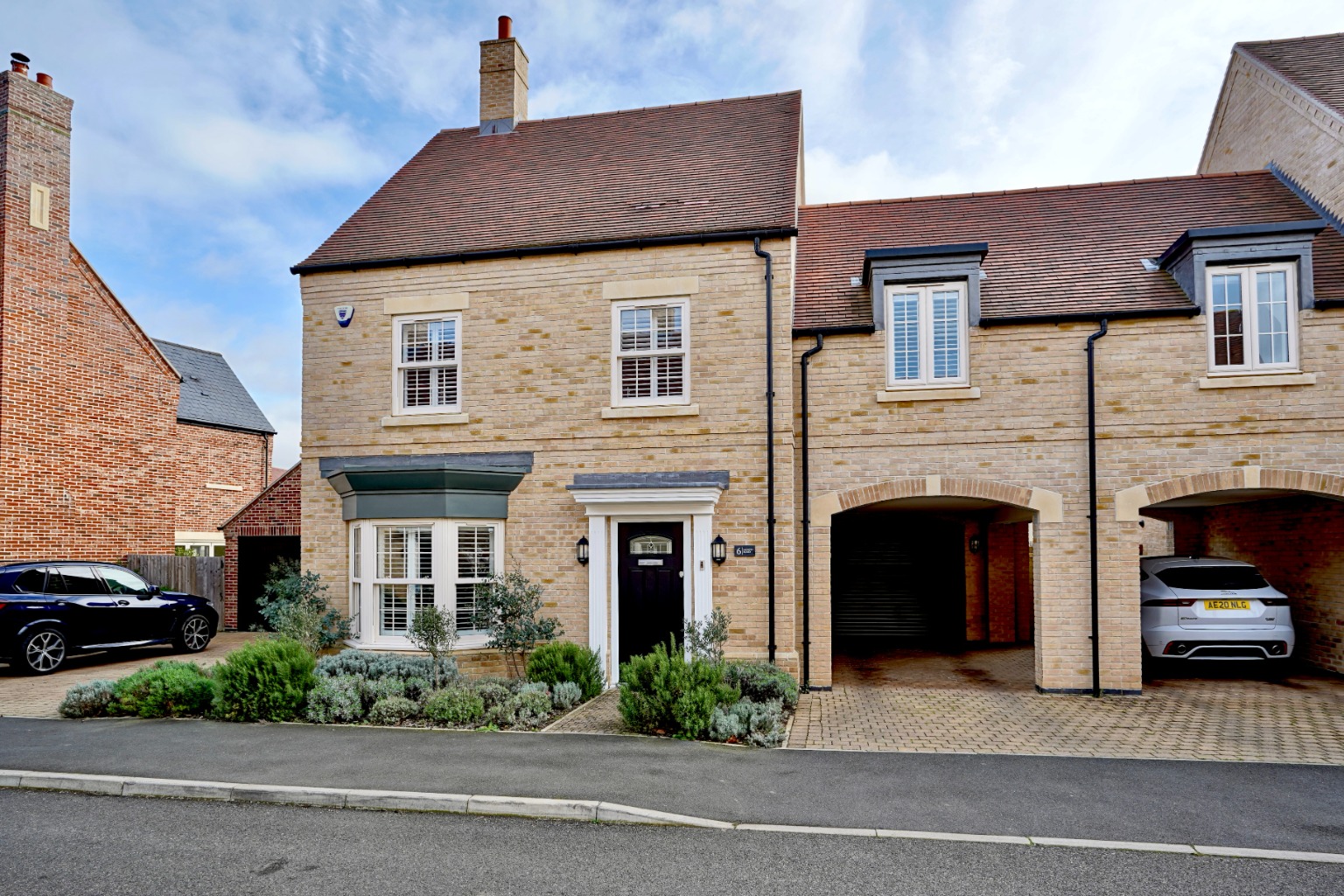 3 bed detached house for sale in North Road, Huntingdon - Property Image 1