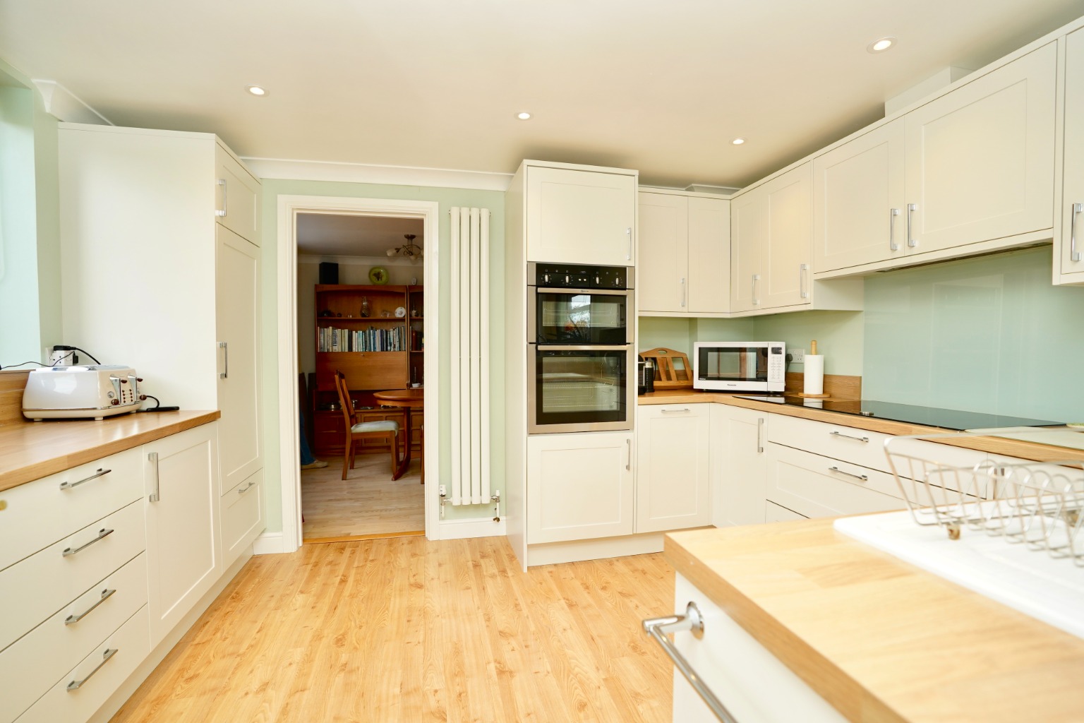3 bed detached bungalow for sale in Parkhall Road, Huntingdon  - Property Image 3