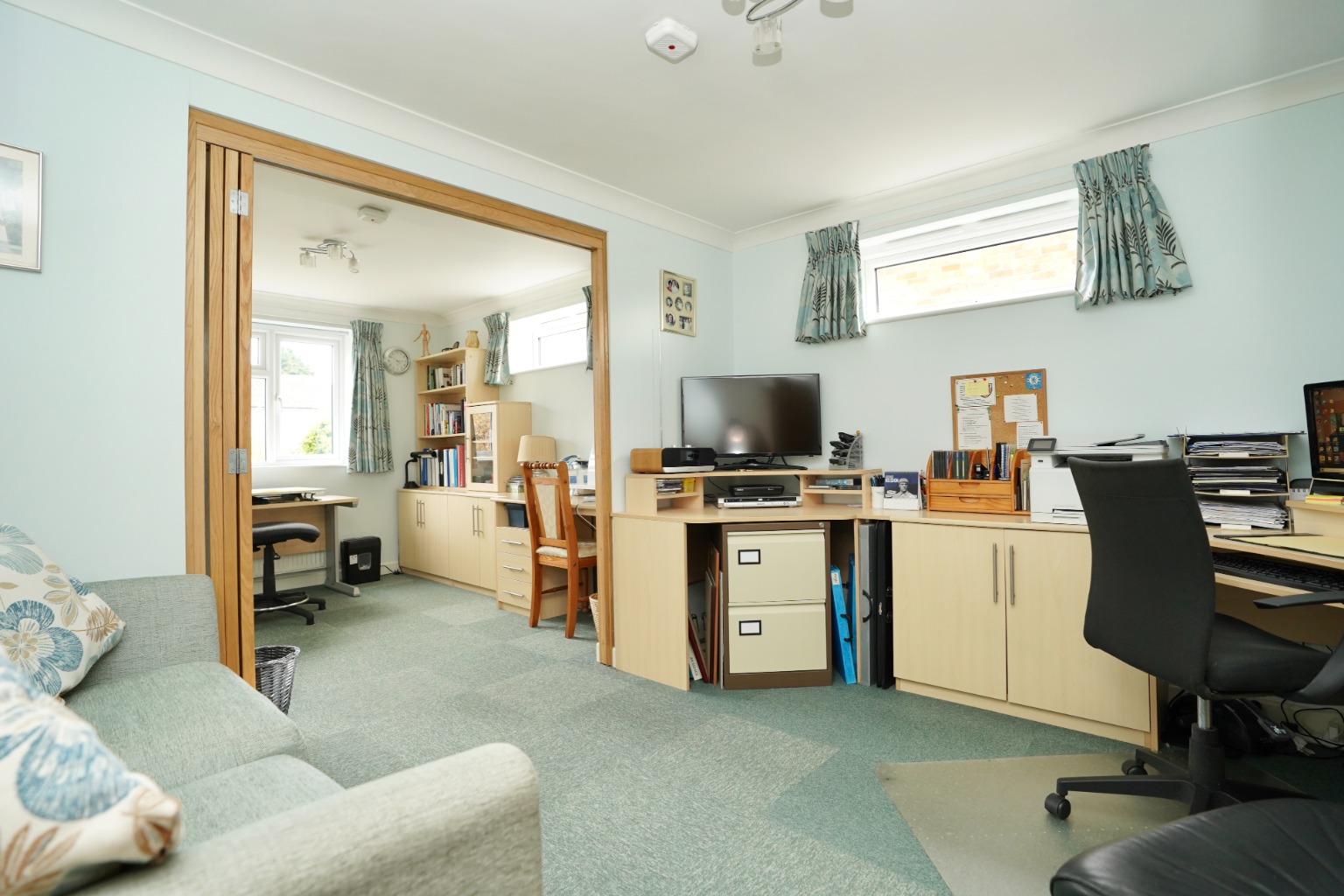 3 bed detached bungalow for sale in Parkhall Road, Huntingdon  - Property Image 12