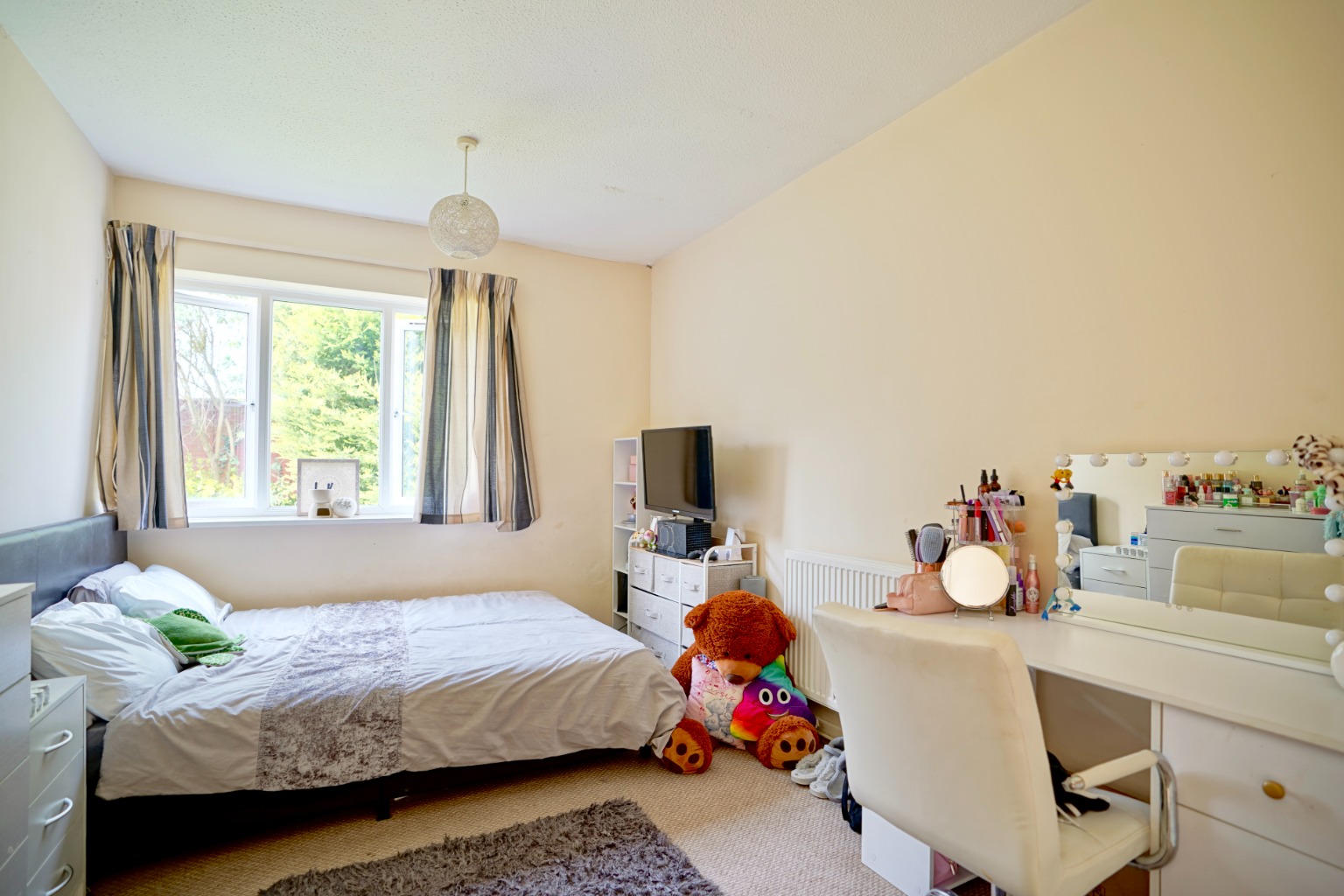 3 bed bungalow for sale in Tythe Piece, Huntingdon 5