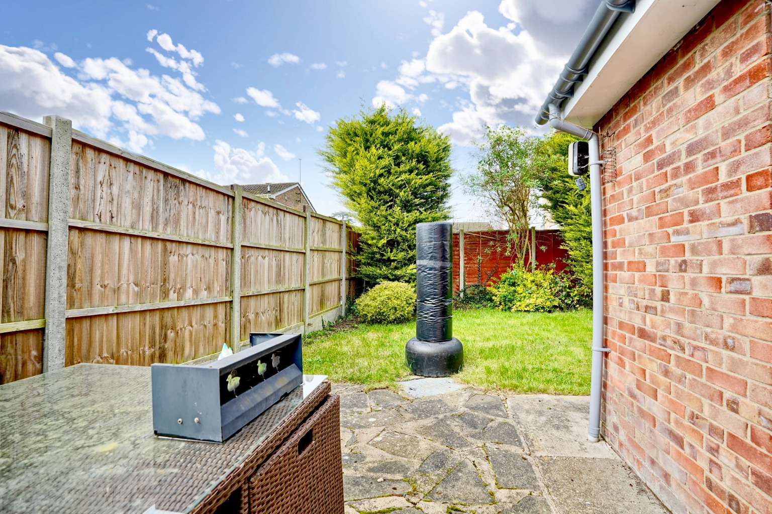 3 bed bungalow for sale in Tythe Piece, Huntingdon  - Property Image 9