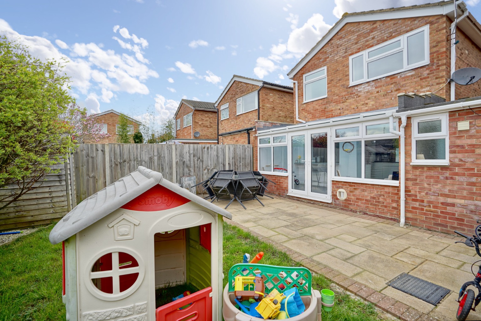 3 bed detached house for sale in Wheatley Crescent, Huntingdon  - Property Image 13