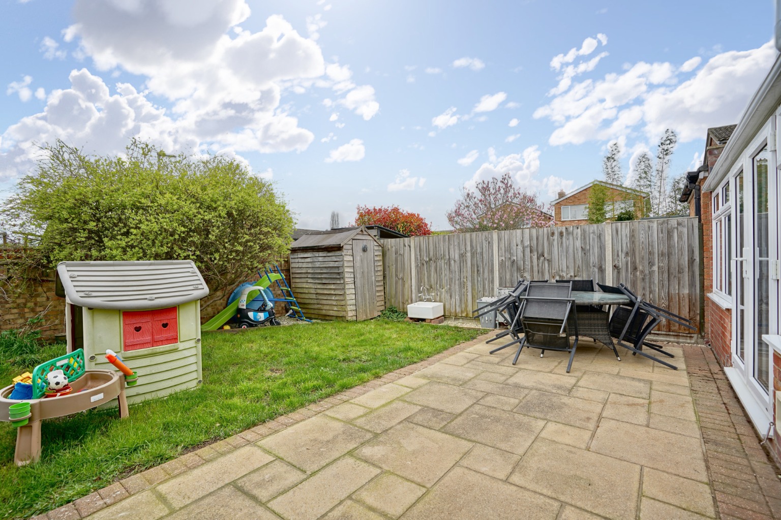 3 bed detached house for sale in Wheatley Crescent, Huntingdon 3