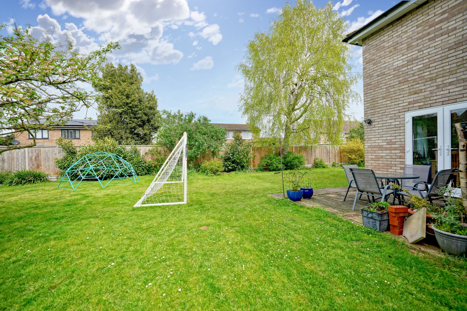 4 bed detached house for sale in Greenfields, Huntingdon 16