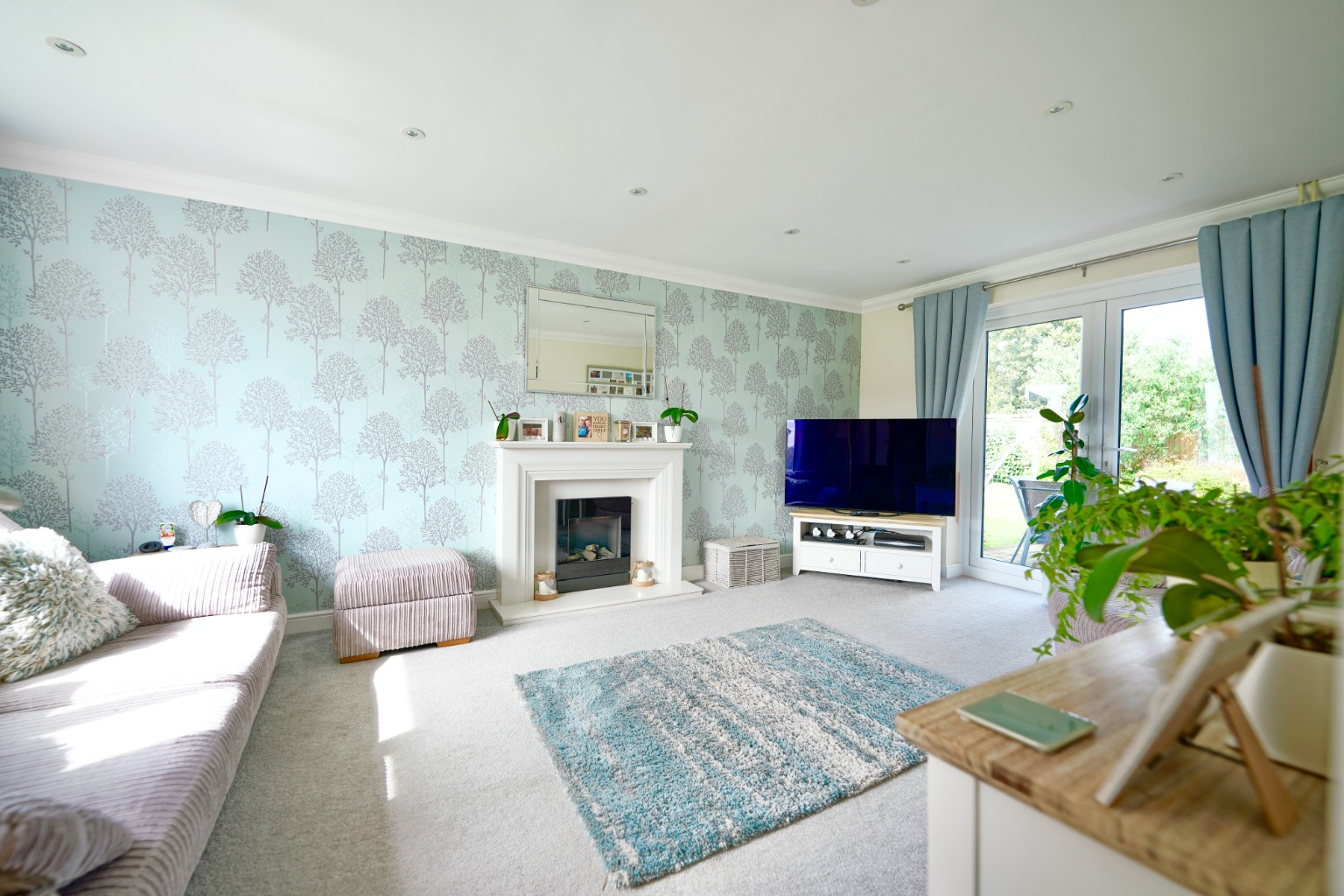 4 bed detached house for sale in Greenfields, Huntingdon 2