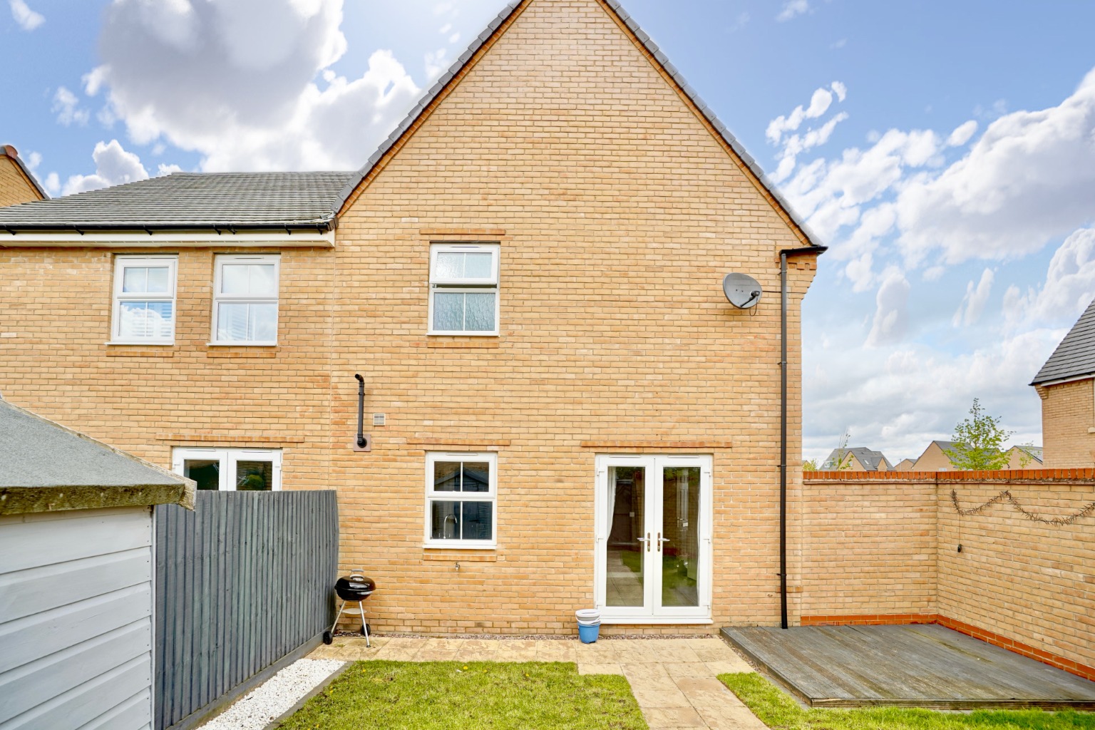 3 bed semi-detached house for sale in Gumcester Way, Huntingdon 11