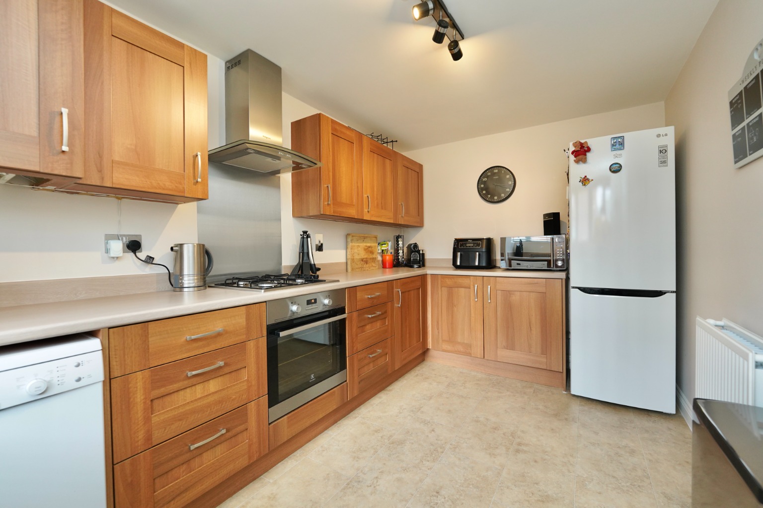 4 bed semi-detached house for sale in Summer's Hill Drive, Cambridge 5