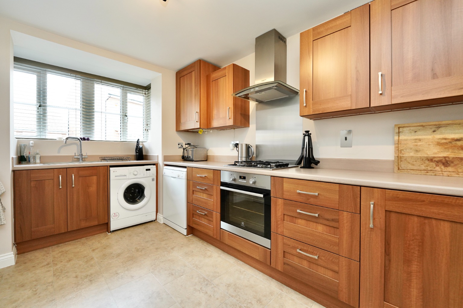 4 bed semi-detached house for sale in Summer's Hill Drive, Cambridge  - Property Image 2