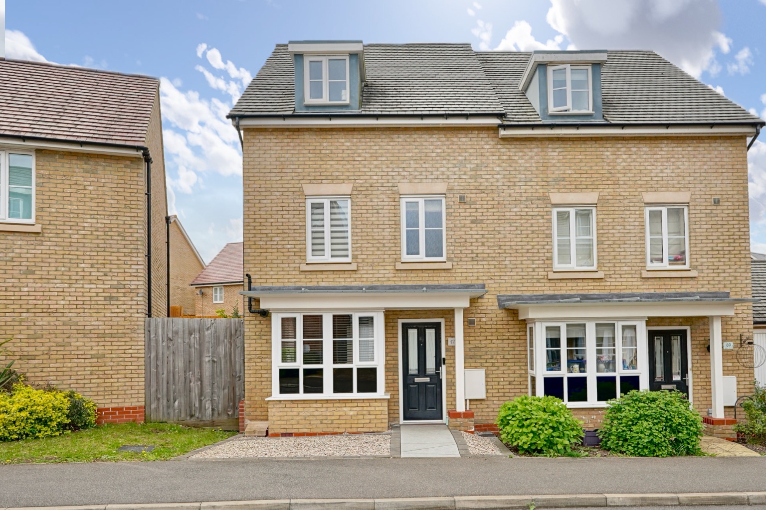 4 bed semi-detached house for sale in Summer's Hill Drive, Cambridge - Property Image 1