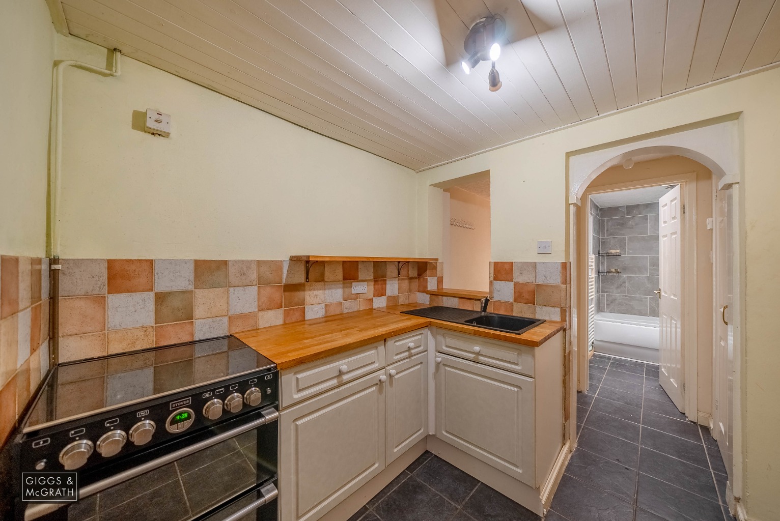 2 bed terraced house for sale in Ramsey Road, Huntingdon  - Property Image 5