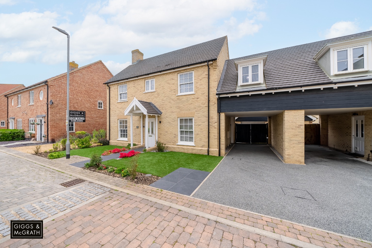 4 bed link detached house for sale in Pople Drive, Huntingdon  - Property Image 1