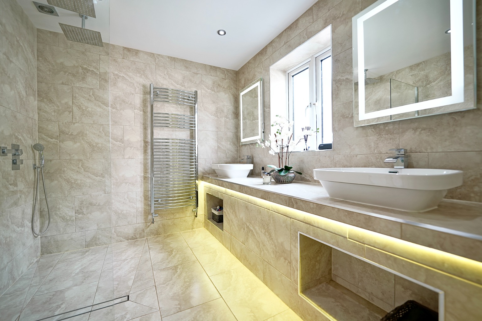 4 bed semi-detached house for sale in Hill Estate, Huntingdon 9