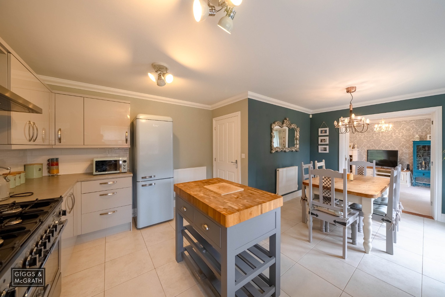 4 bed detached house for sale in Pinner Lane, Huntingdon 6