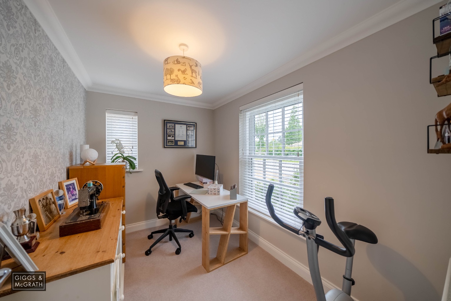 4 bed detached house for sale in Pinner Lane, Huntingdon 9