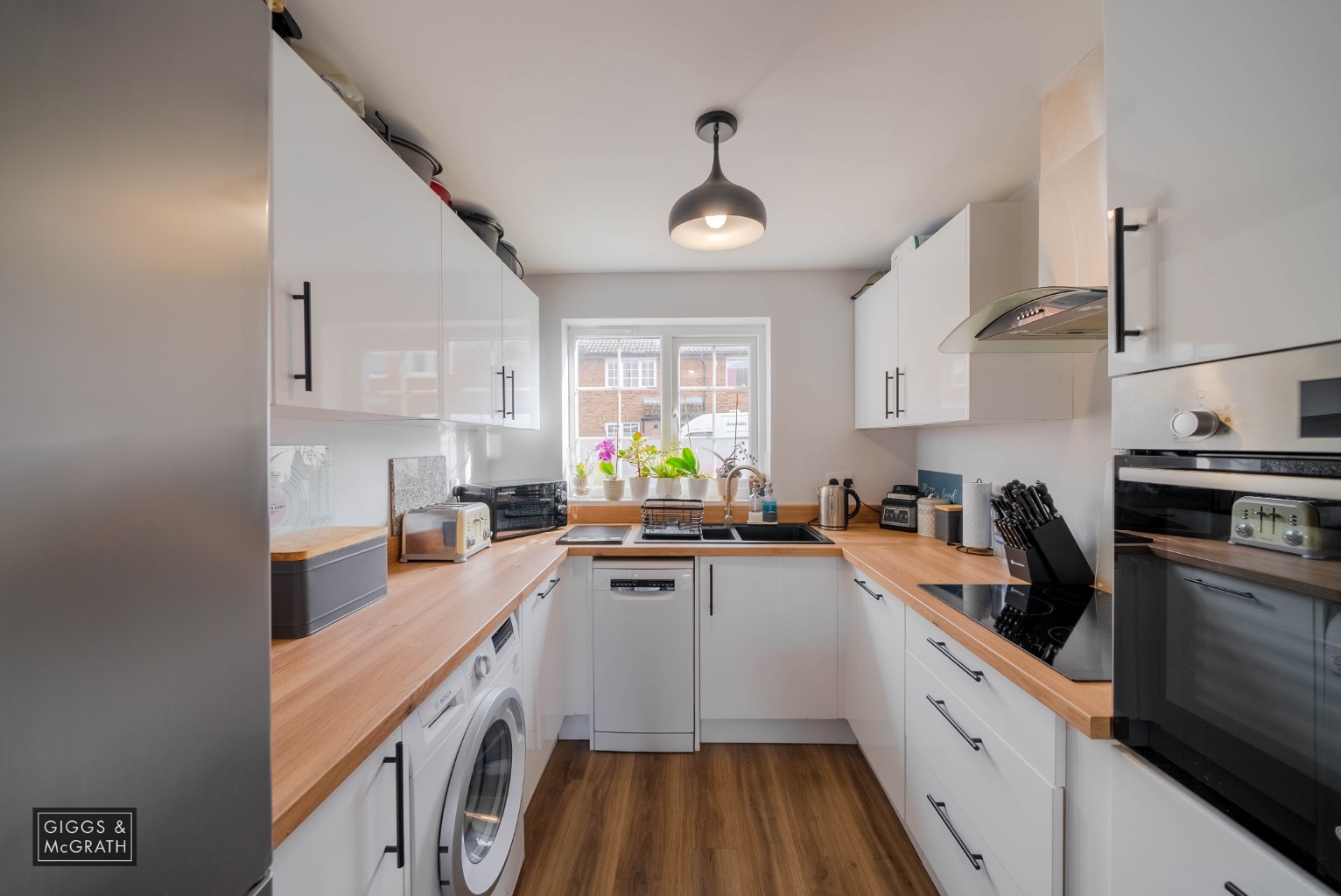 2 bed terraced house for sale in Homestead, Huntingdon  - Property Image 5