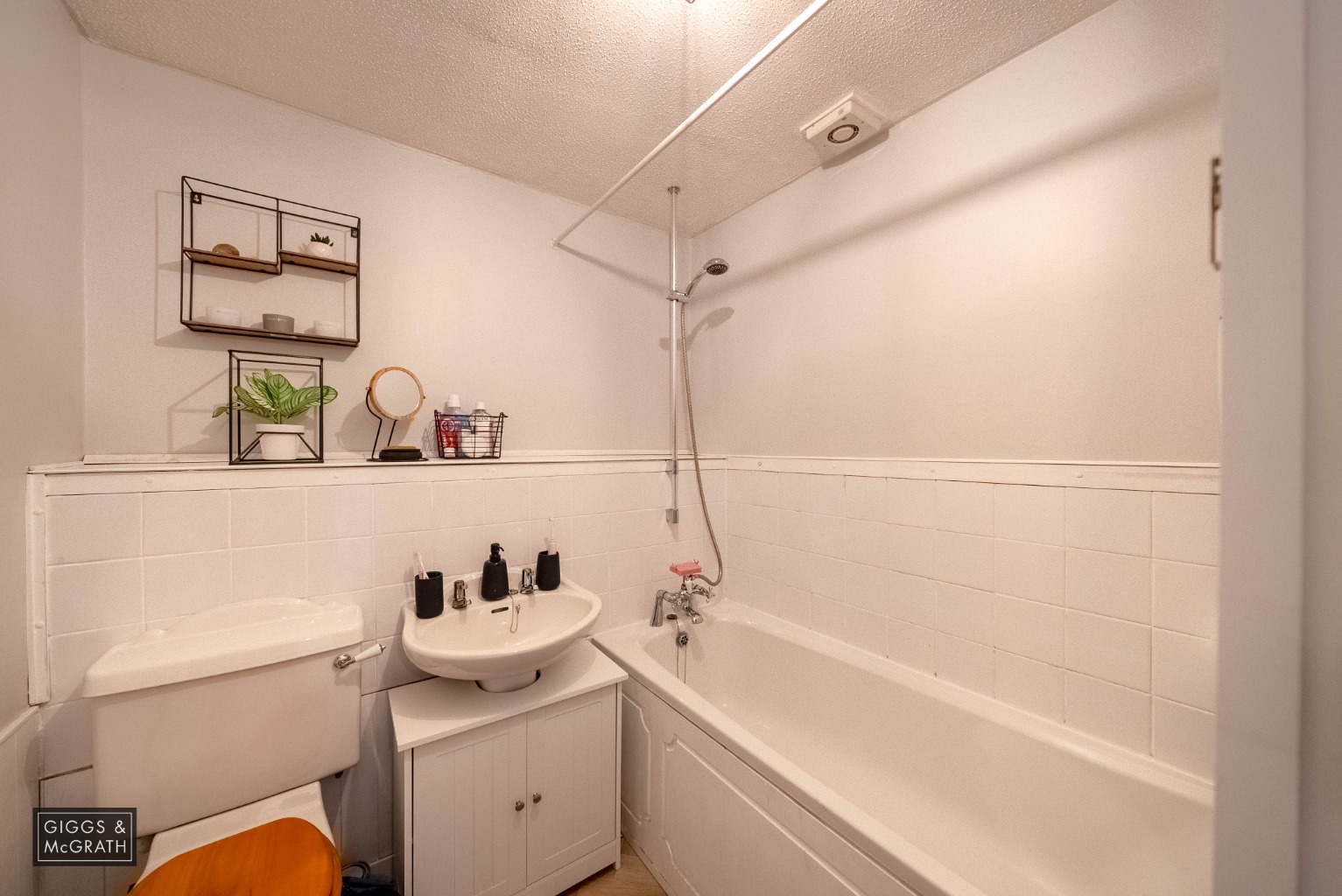 2 bed terraced house for sale in Homestead, Huntingdon  - Property Image 12