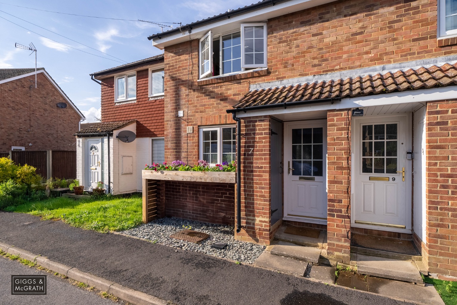 2 bed terraced house for sale in Homestead, Huntingdon  - Property Image 1