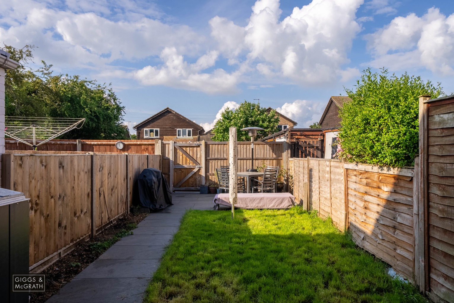 2 bed terraced house for sale in Homestead, Huntingdon  - Property Image 4