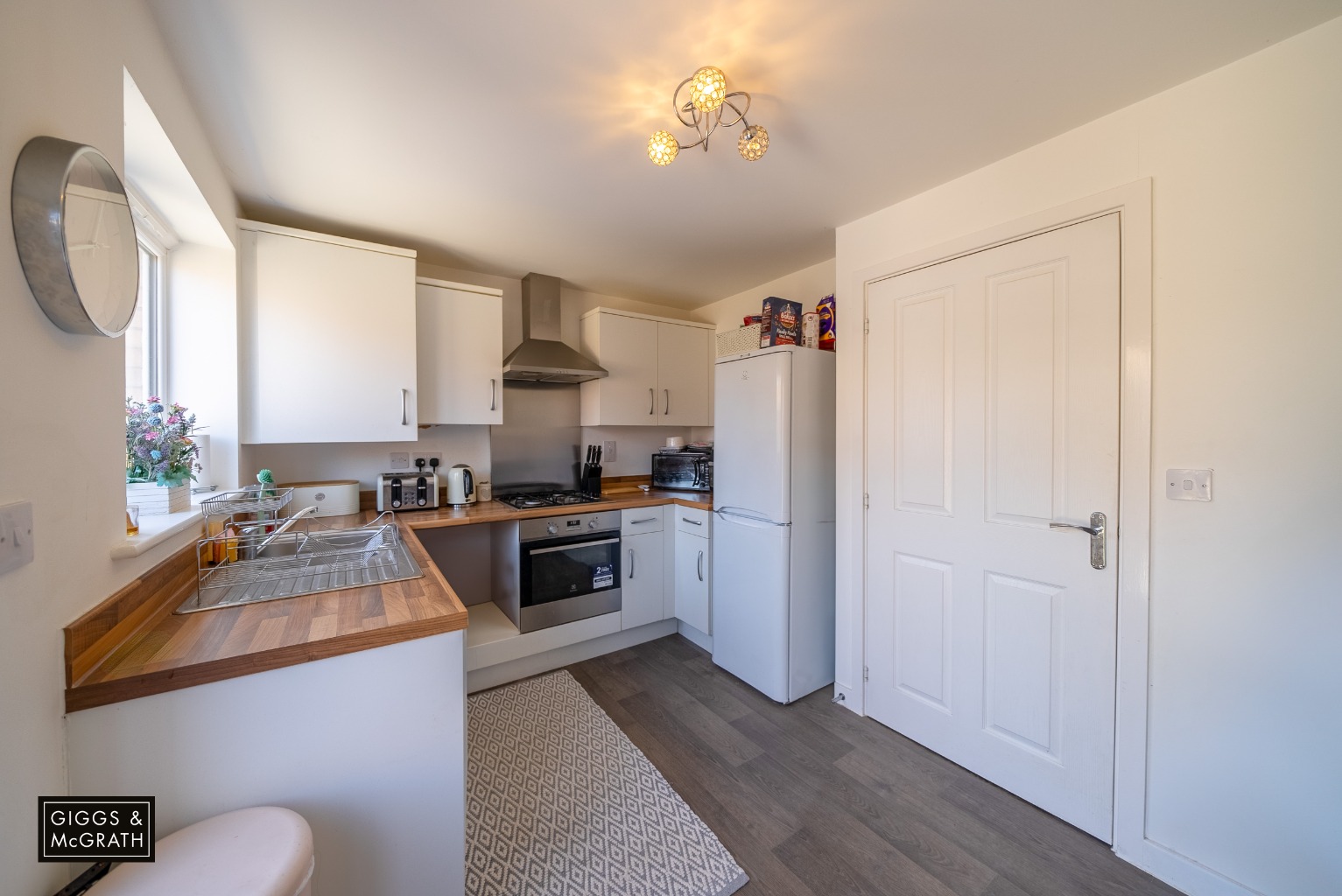 3 bed end of terrace house for sale in Christie Drive, Huntingdon  - Property Image 3