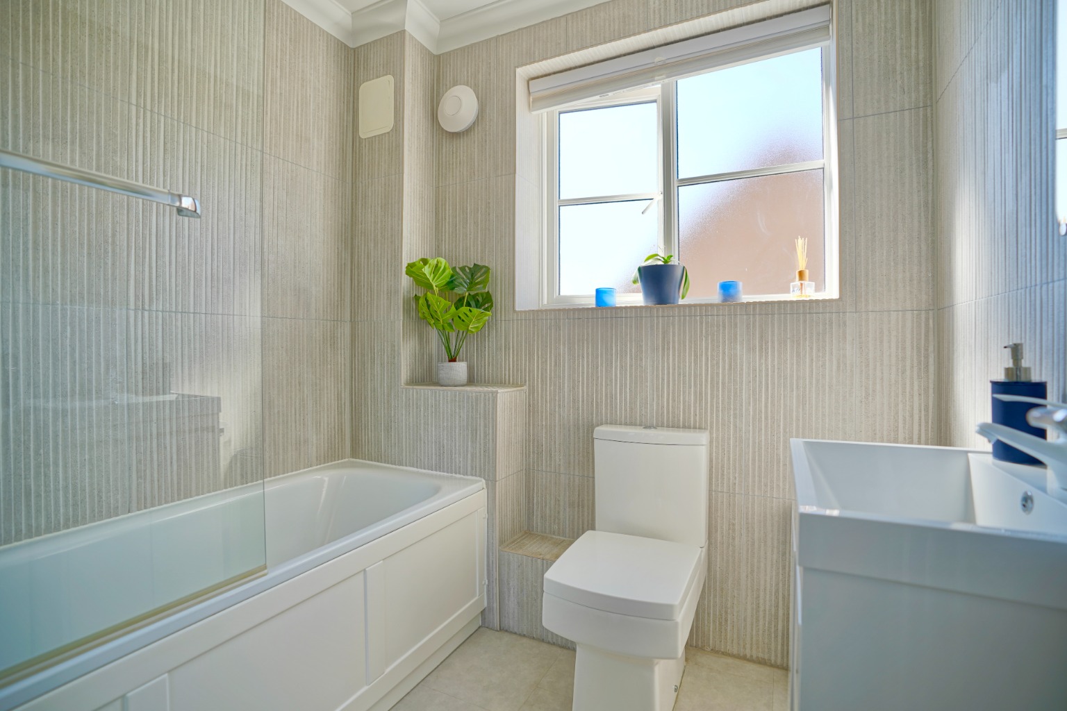 4 bed link detached house for sale in Pople Drive, Huntingdon 13