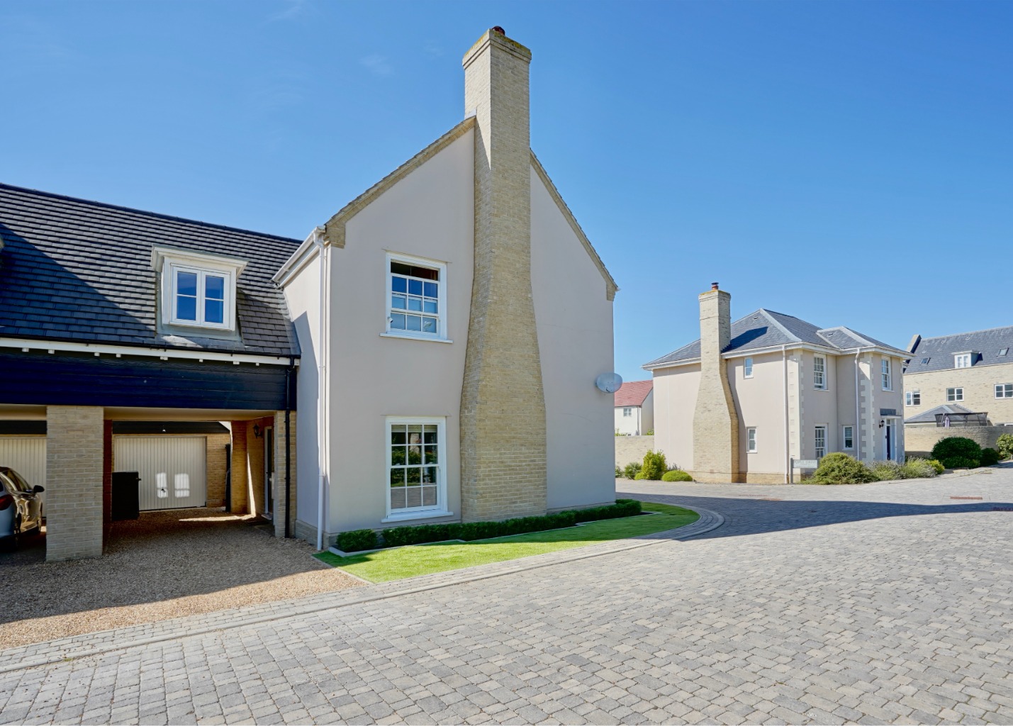 4 bed link detached house for sale in Pople Drive, Huntingdon 16