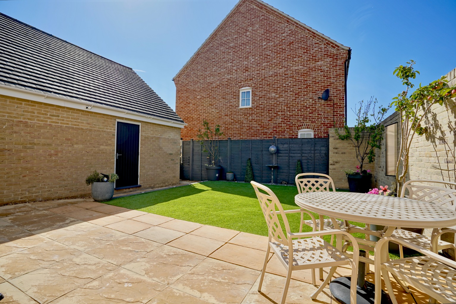 4 bed link detached house for sale in Pople Drive, Huntingdon  - Property Image 15