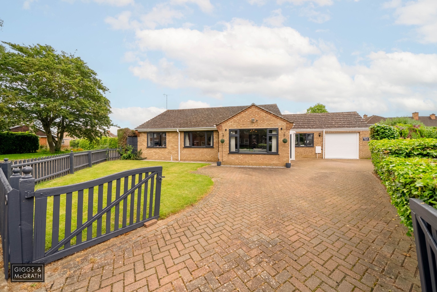 4 bed detached bungalow for sale in Windsor Drive, Huntingdon  - Property Image 1