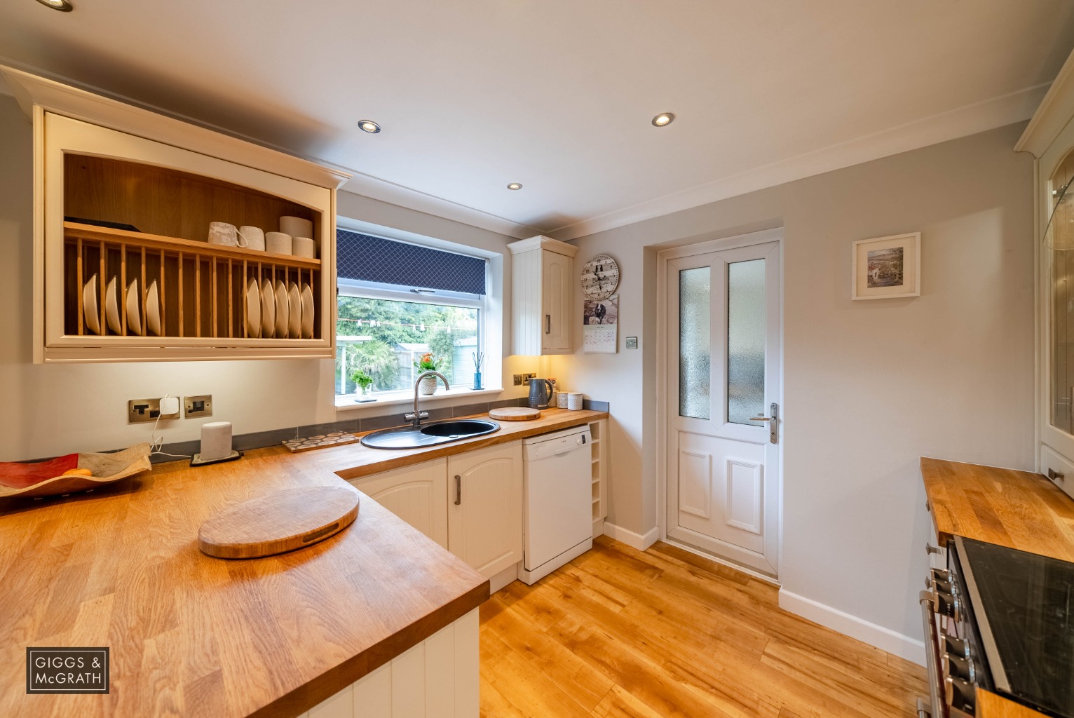 3 bed detached house for sale in Fairfields Crescent, St. Ives  - Property Image 6