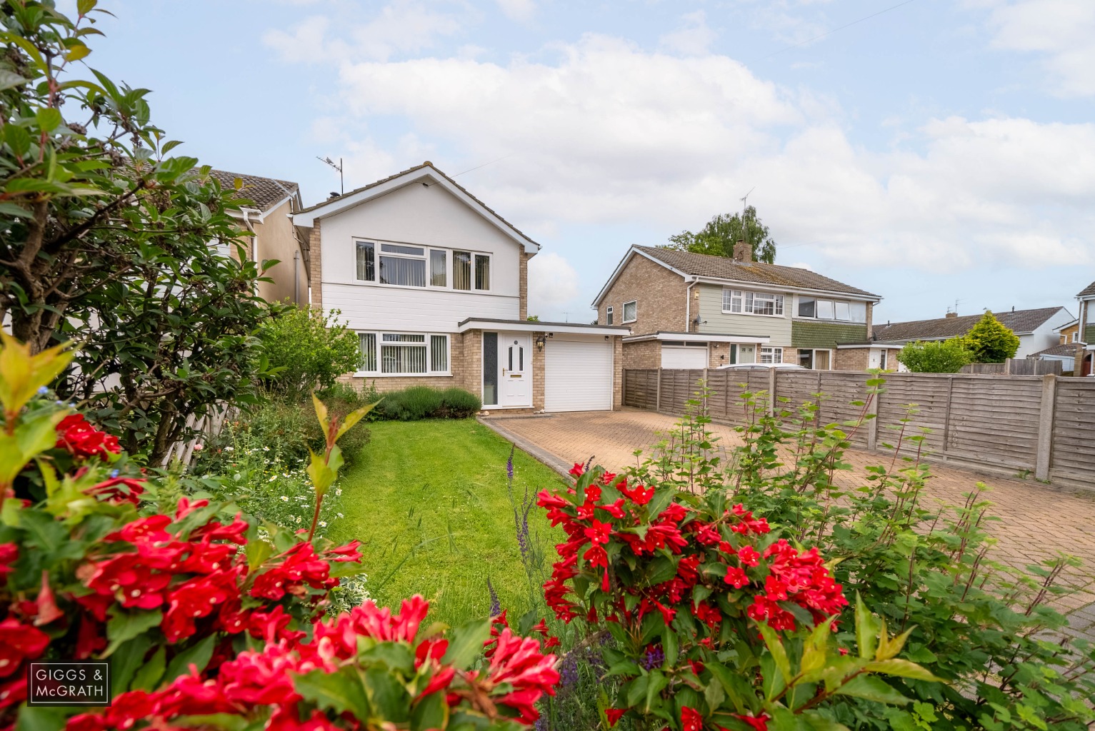 3 bed detached house for sale in Fairfields Crescent, St. Ives  - Property Image 1