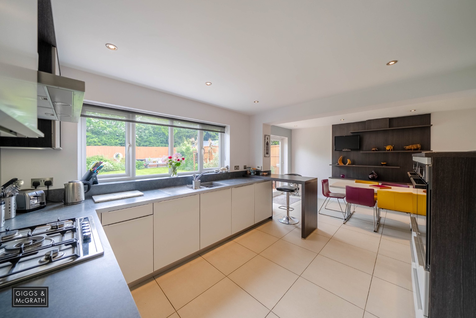 4 bed detached house for sale in Audley Close, St. Ives  - Property Image 2