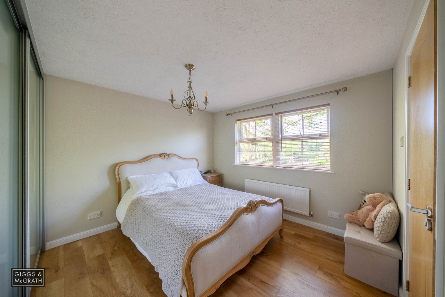 5 bed detached house for sale in Devoke Close, Huntingdon 8