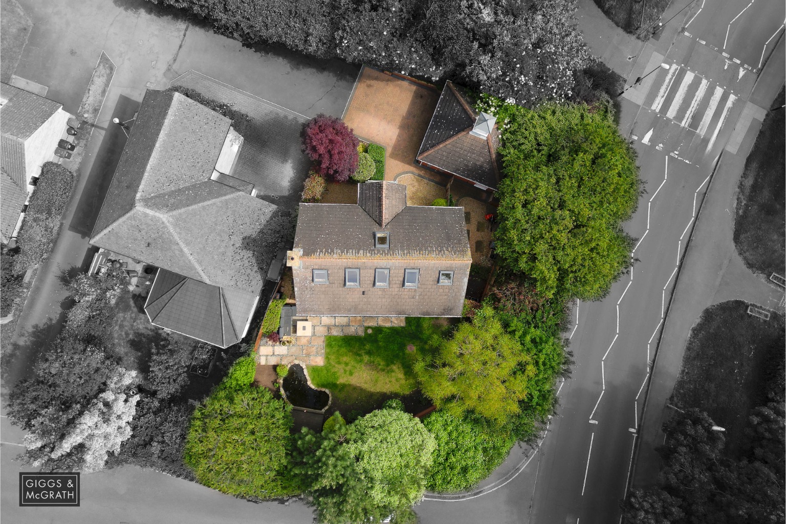 5 bed detached house for sale in Devoke Close, Huntingdon 4