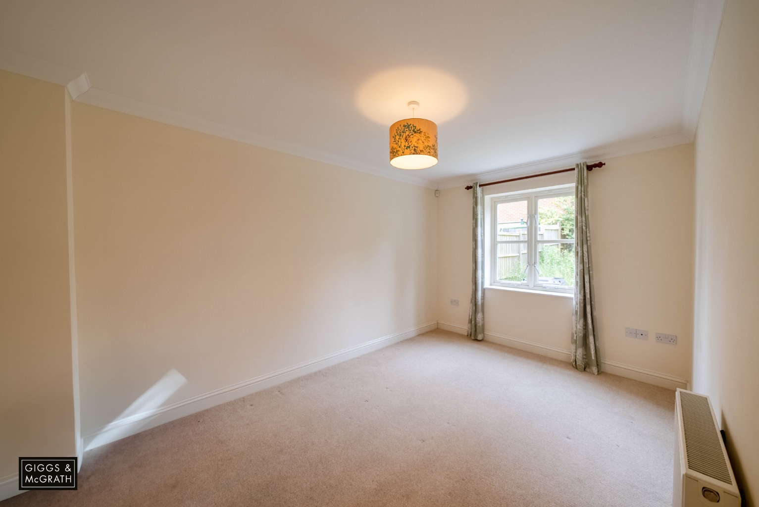 5 bed end of terrace house for sale in South Park Drive, Cambridge 11