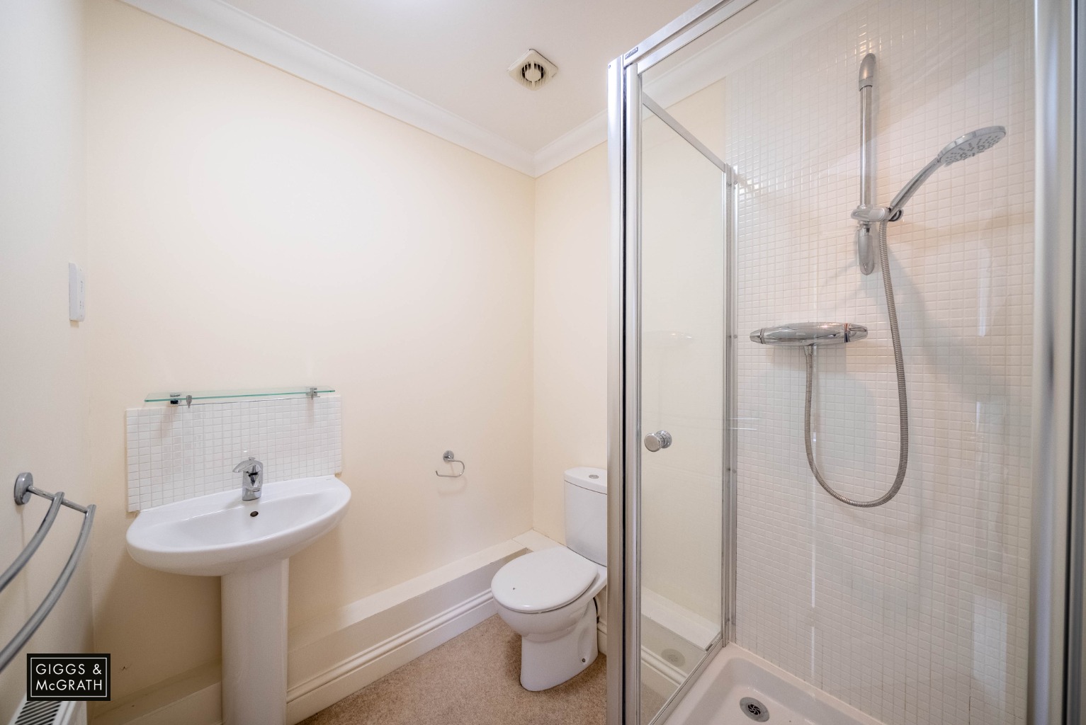 5 bed end of terrace house for sale in South Park Drive, Cambridge 16
