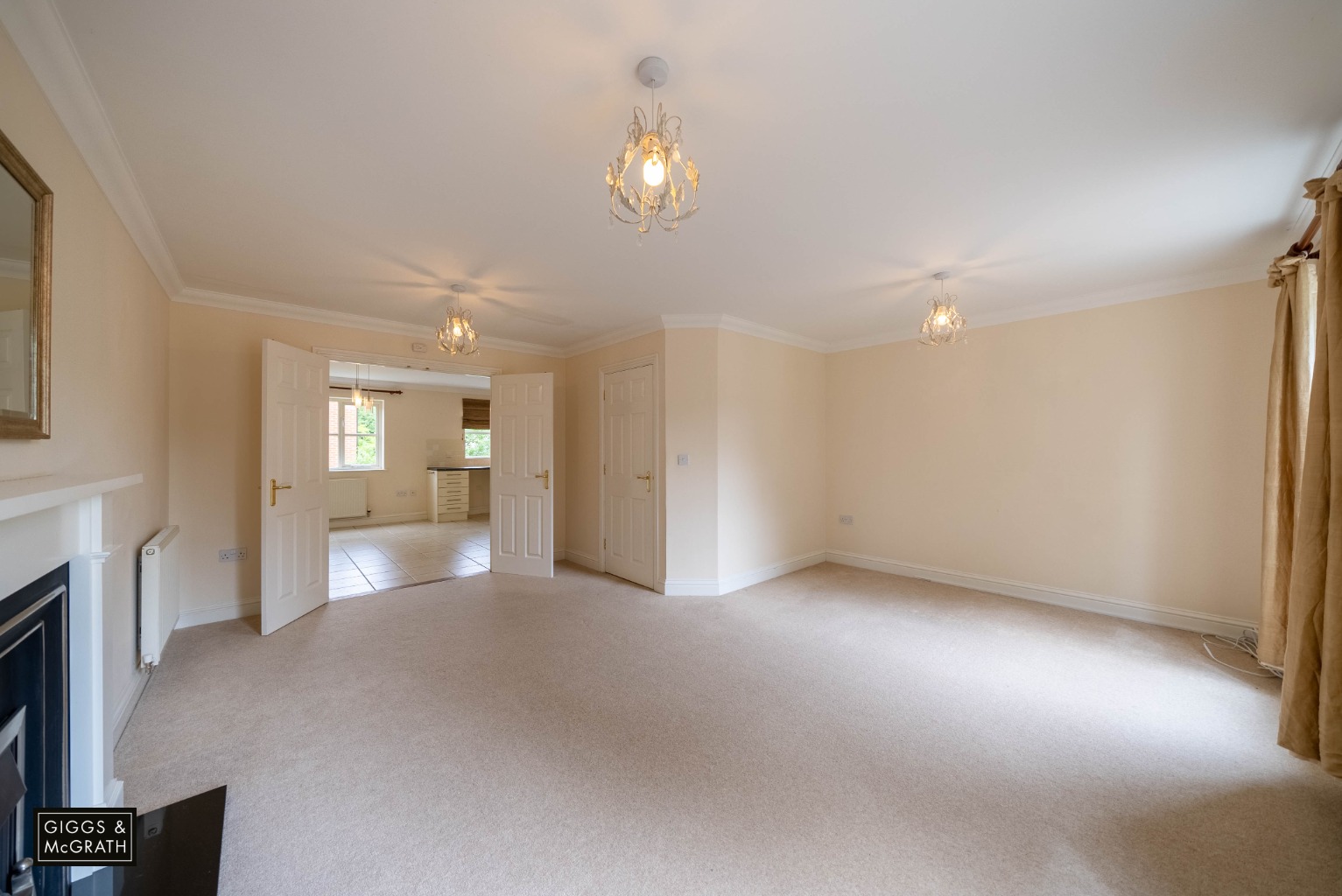 5 bed end of terrace house for sale in South Park Drive, Cambridge  - Property Image 4