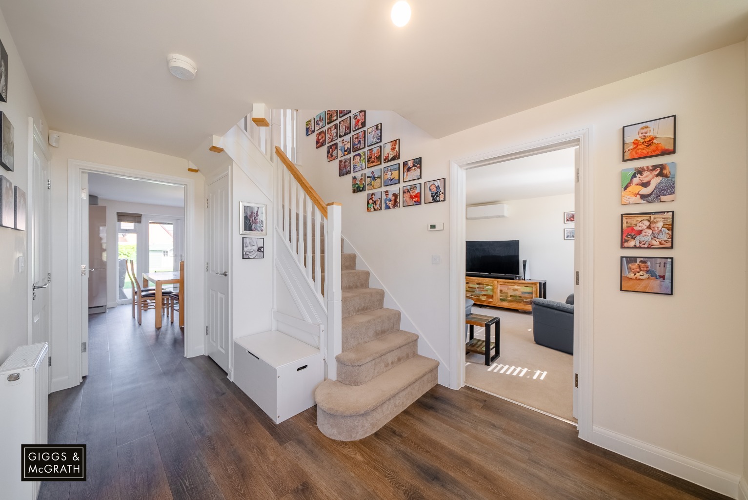 5 bed detached house for sale in Eldrida Drive, Huntingdon 3