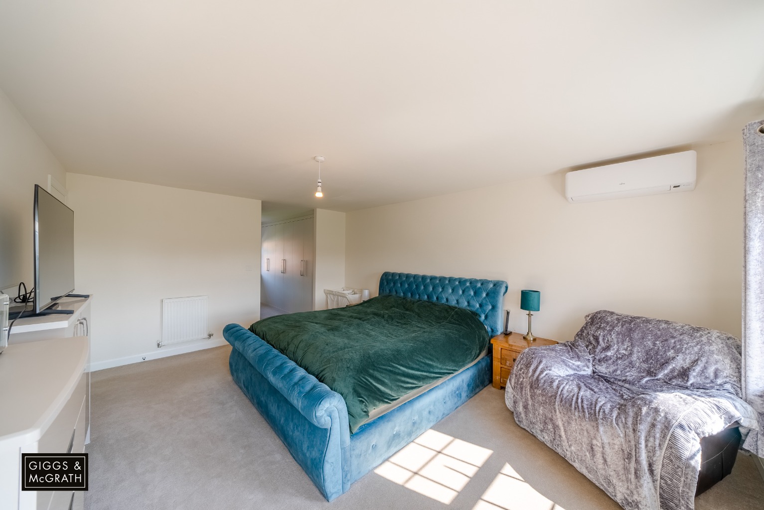 5 bed detached house for sale in Eldrida Drive, Huntingdon 11