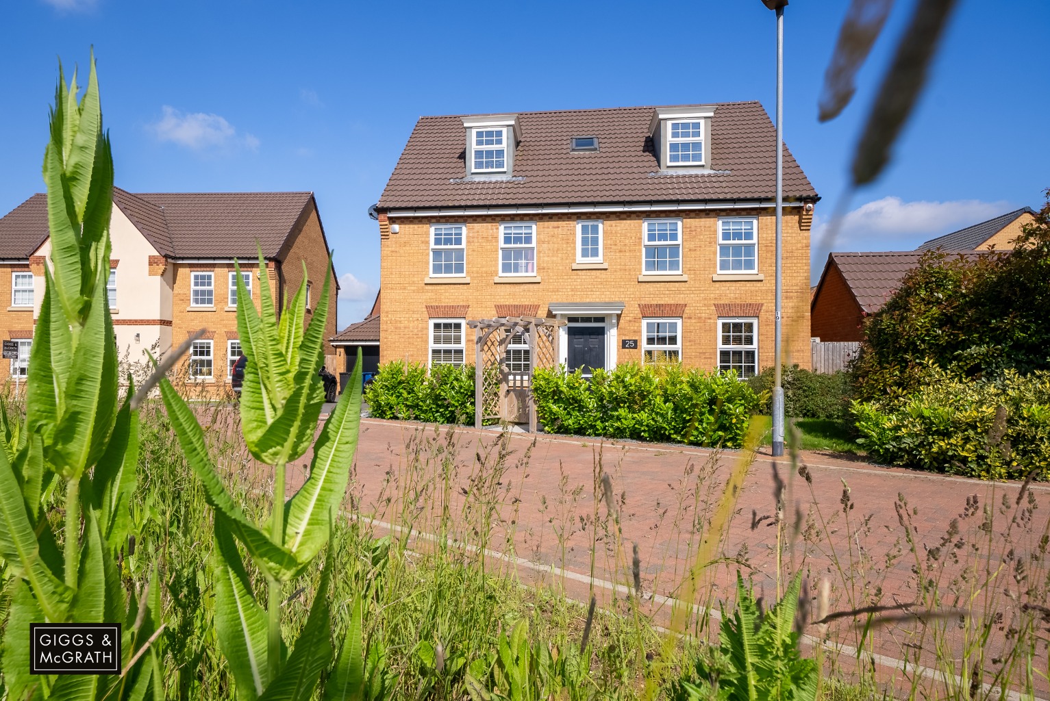 5 bed detached house for sale in Eldrida Drive, Huntingdon  - Property Image 1