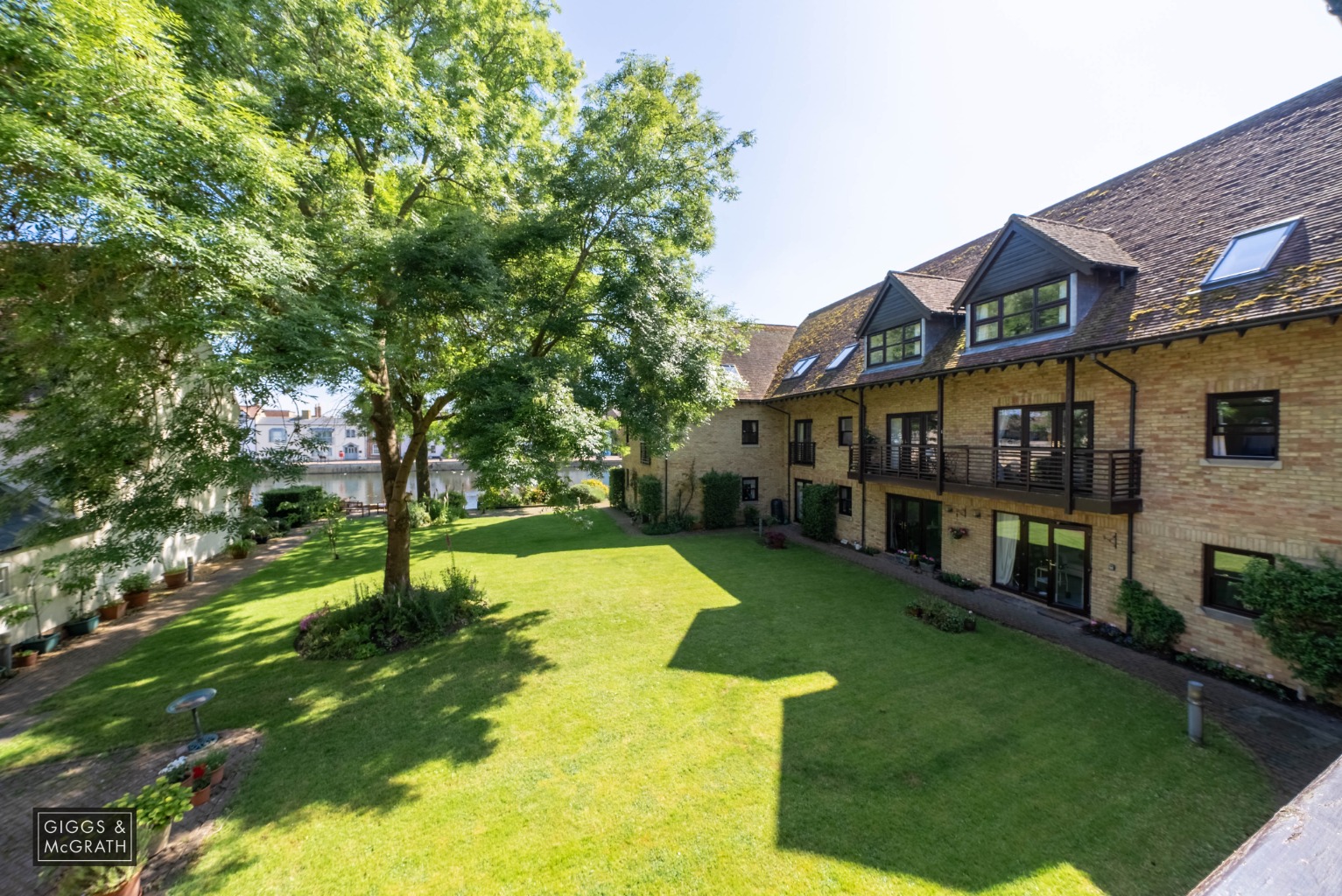 2 bed flat for sale in Bridgefoot, St. Ives 0