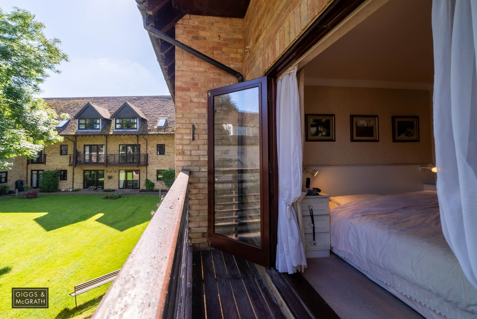 2 bed flat for sale in Bridgefoot, St. Ives 1