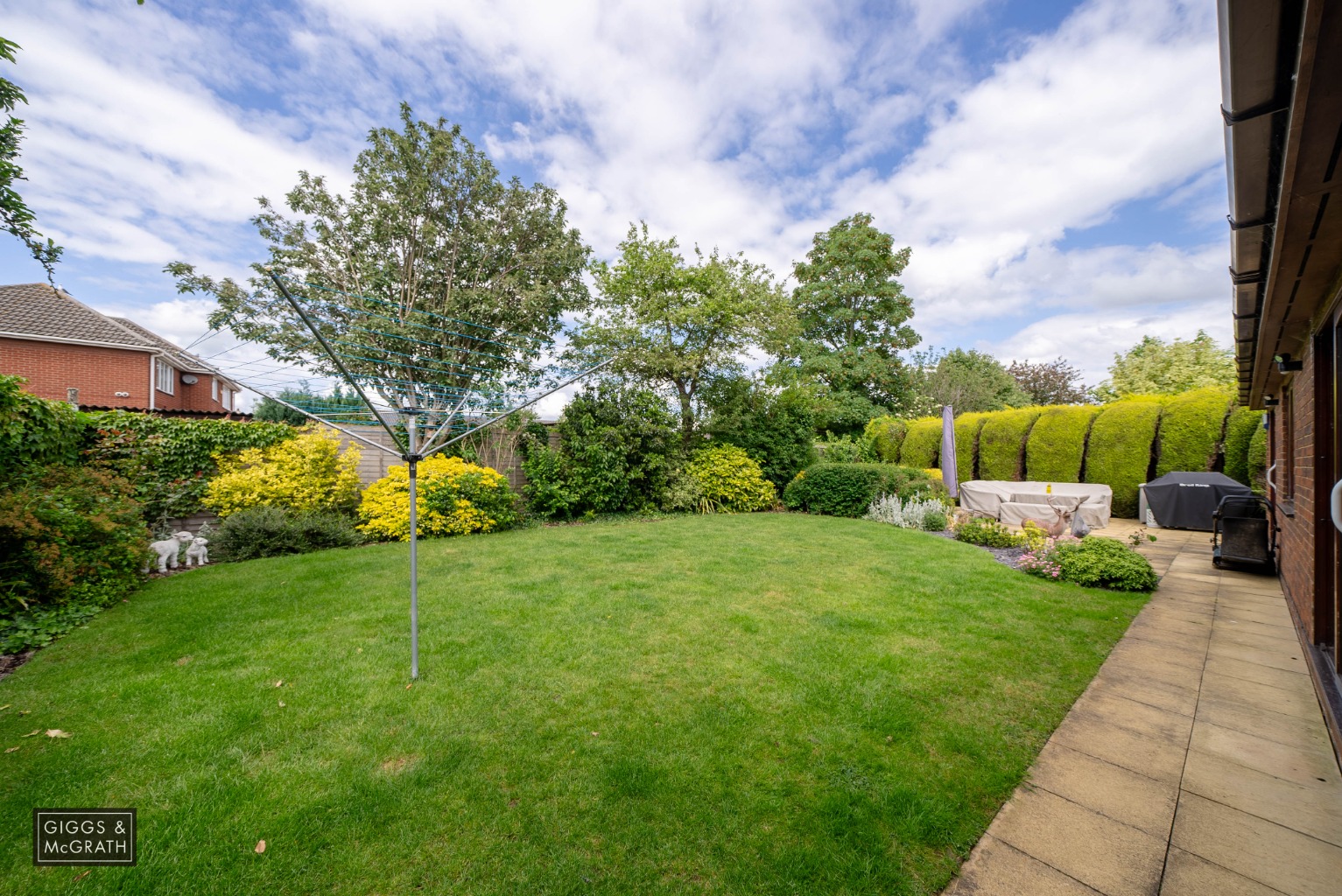 3 bed bungalow for sale in Sheepfold, St. Ives  - Property Image 2