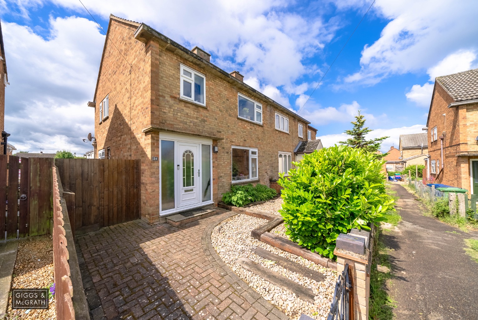 3 bed semi-detached house for sale in Pettit Road, Huntingdon  - Property Image 1