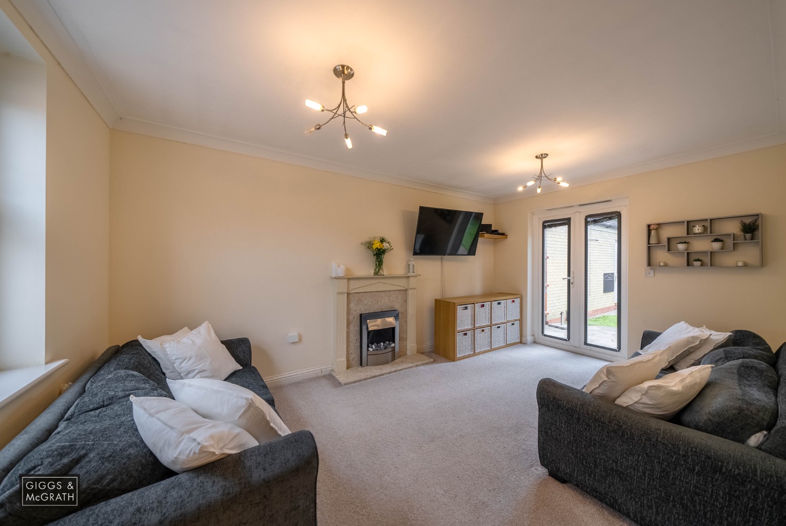 3 bed detached house for sale in The Vale, Huntingdon  - Property Image 3