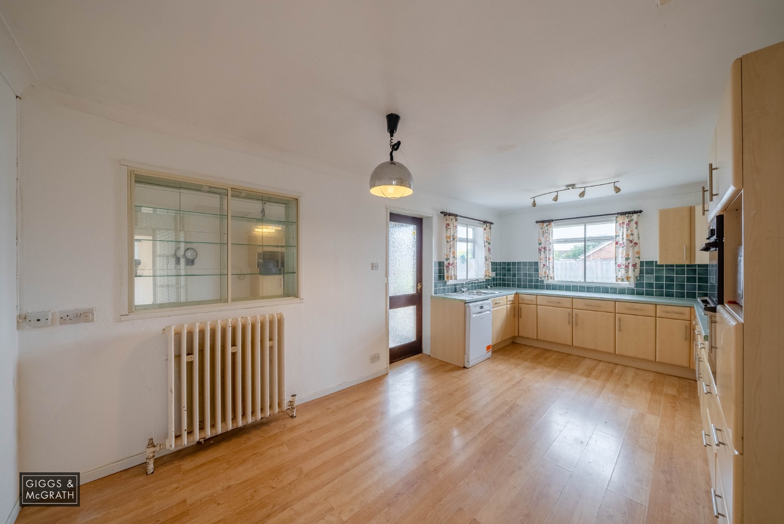 3 bed bungalow for sale in Eaton Close, Huntingdon 4