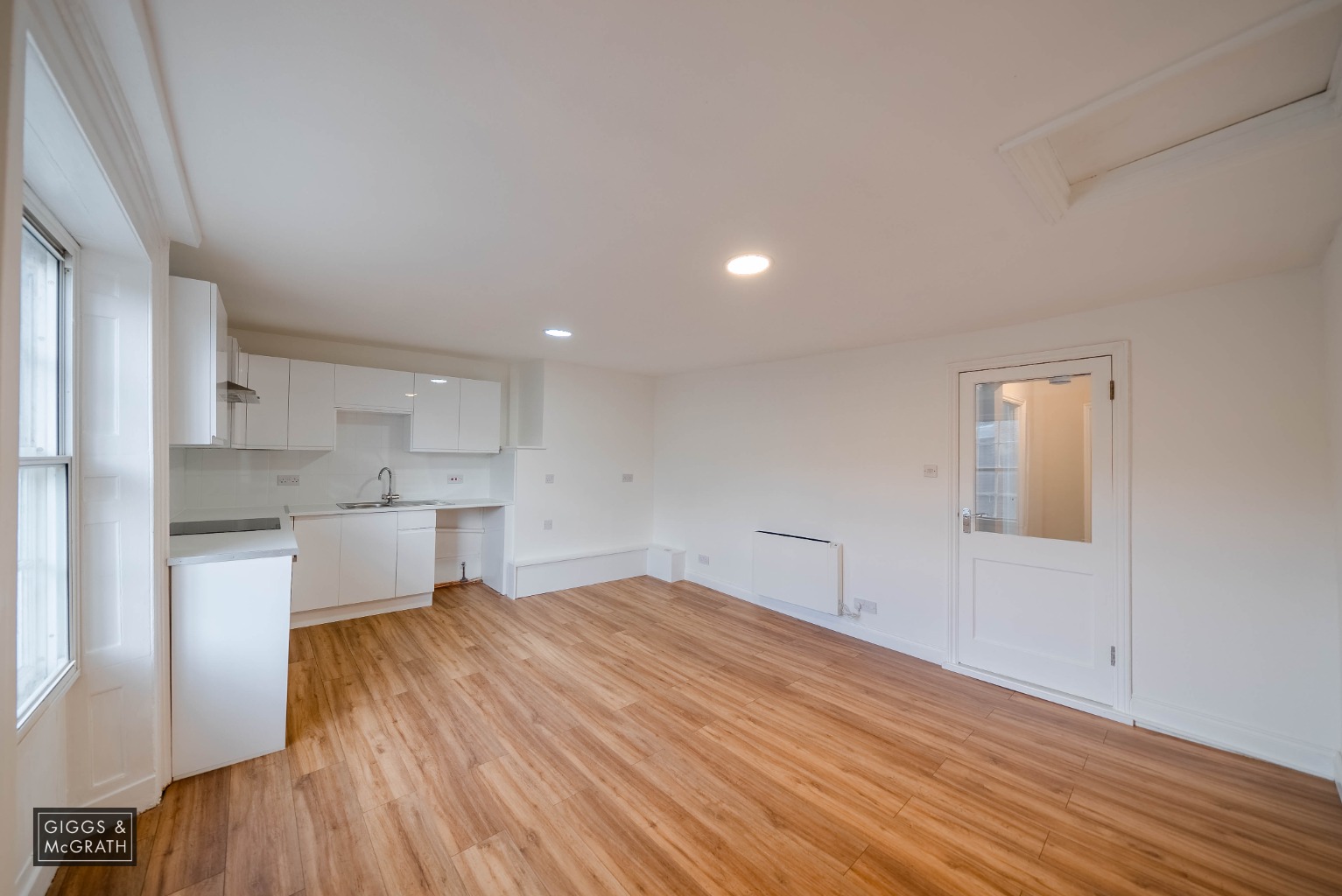 1 bed flat for sale in Mill Road, Huntingdon 1