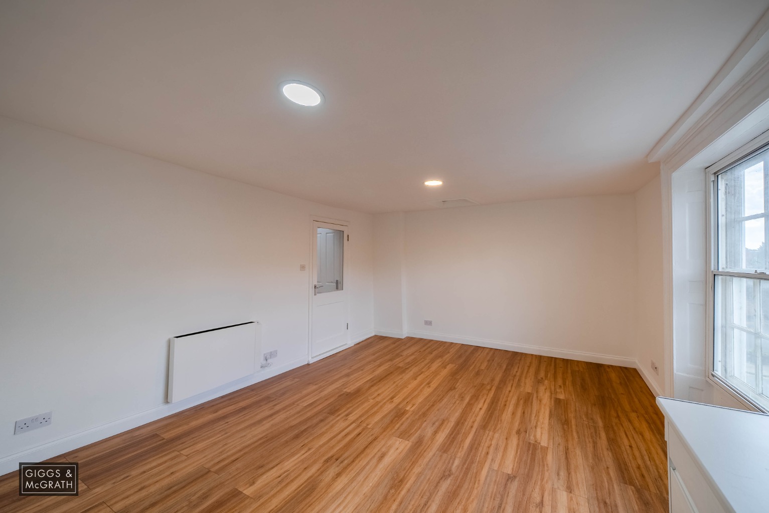 1 bed flat for sale in Mill Road, Huntingdon 2