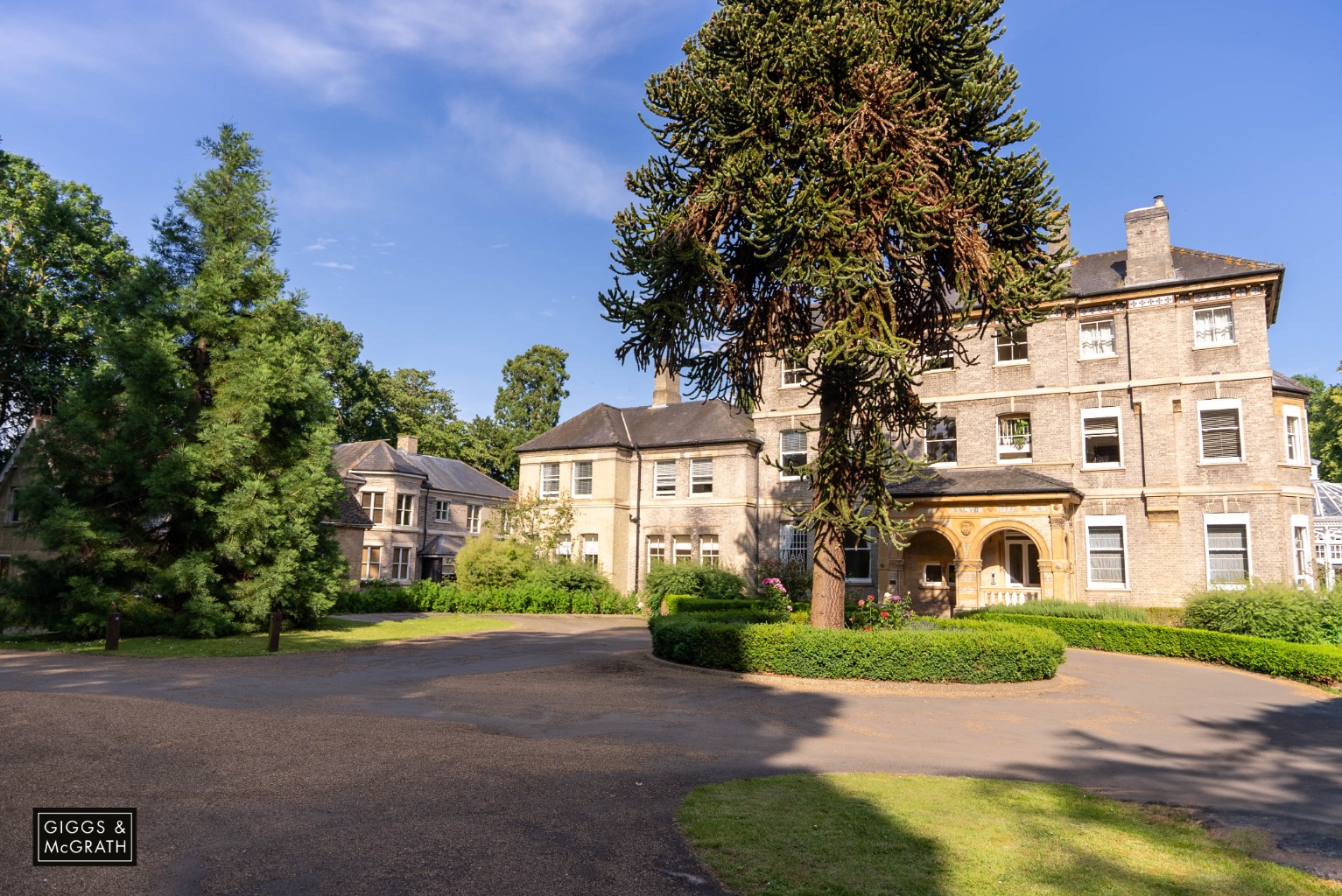 2 bed ground floor flat for sale in Thicket Road, Huntingdon  - Property Image 16